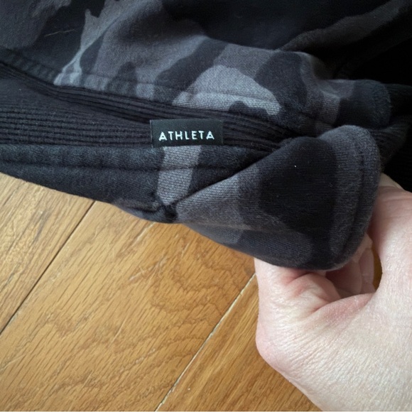 Athleta Triumph Full Zip Jacket Black Gray Camo Size Medium Gym Sport Sweatshirt - Picture 11 of 12